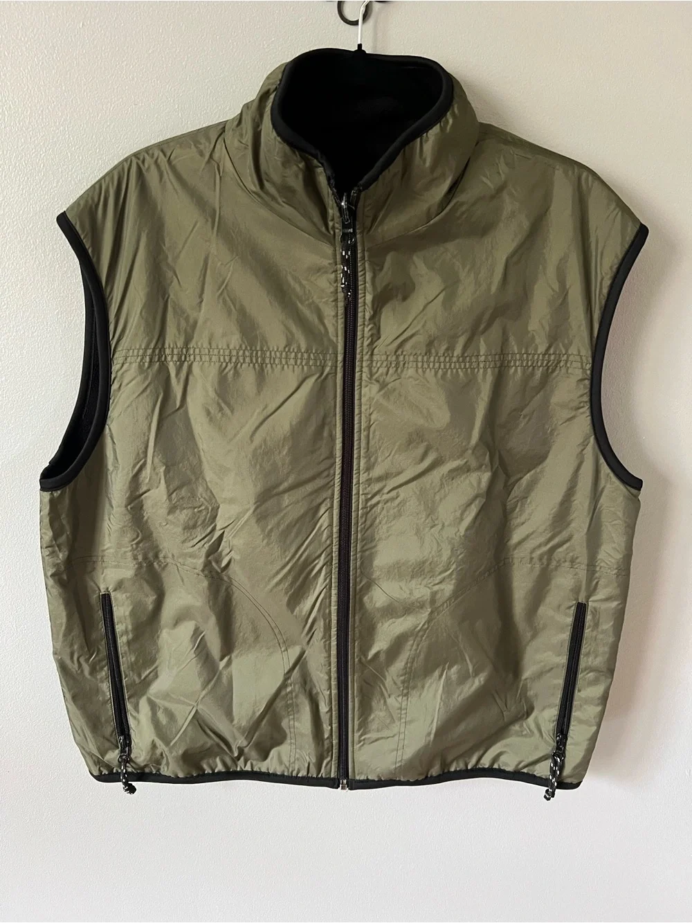 Cabelas sleeveless quilted